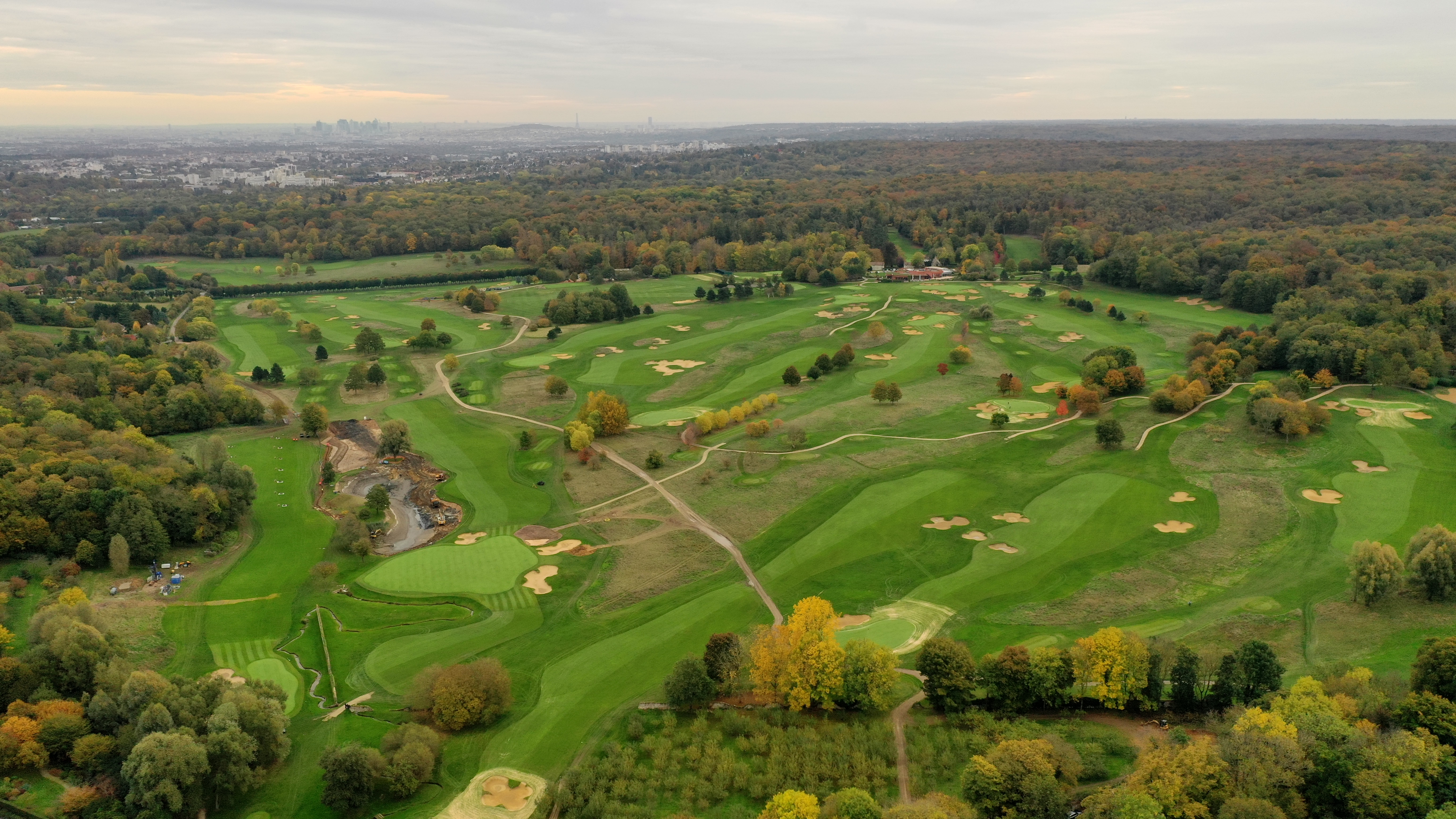Vue aérienne drone d'un golf irrigué par K'Consult